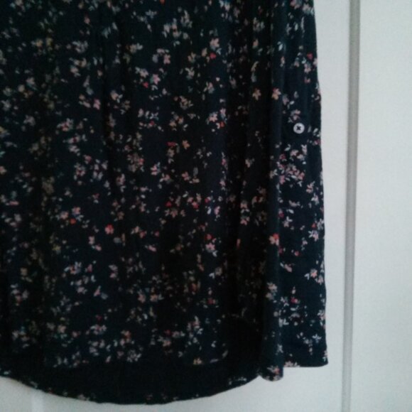 Women's Navy Floral Long Sleeve Henley, Denver Hayes, Medium - Picture 6 of 12